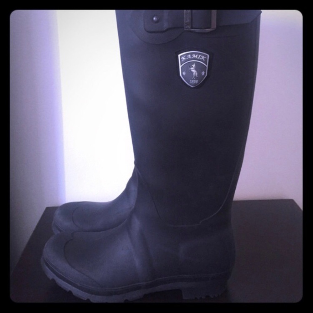 Kamik boots size 9 black